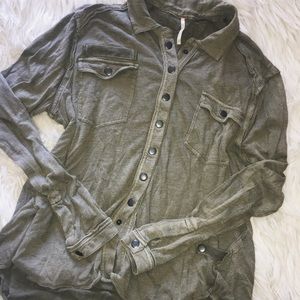 FREE PEOPLE BUTTON TOP